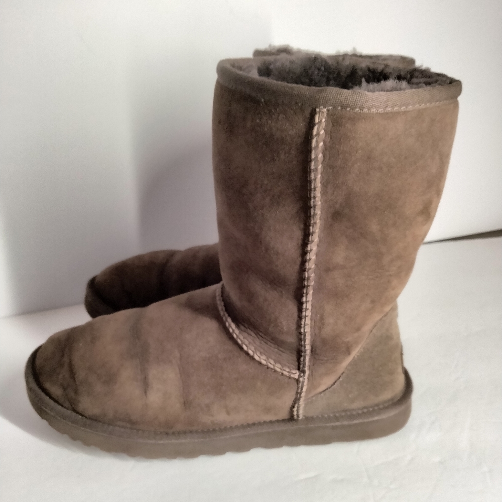 UGG BOOTS - Picture 2 of 8